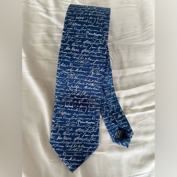 Presidential Signatures Tie - Brand Alynn - Picture 2 of 7